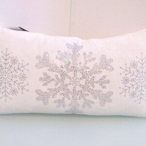 Magaschoni (NWT) Beaded Christmas/Holiday Snowflake Pillow